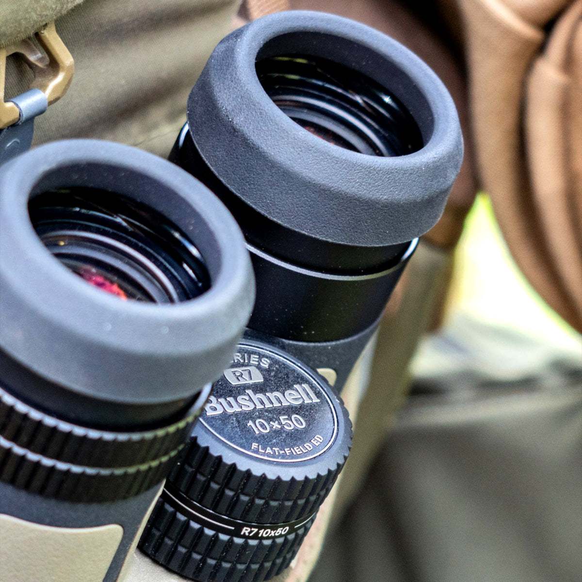 Bushnell - R7 Binoculars - 10x50