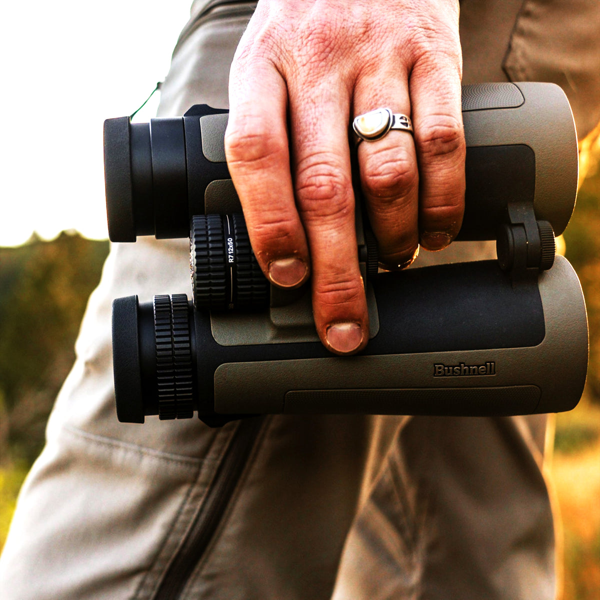 Bushnell - R7 Binoculars - 12x50