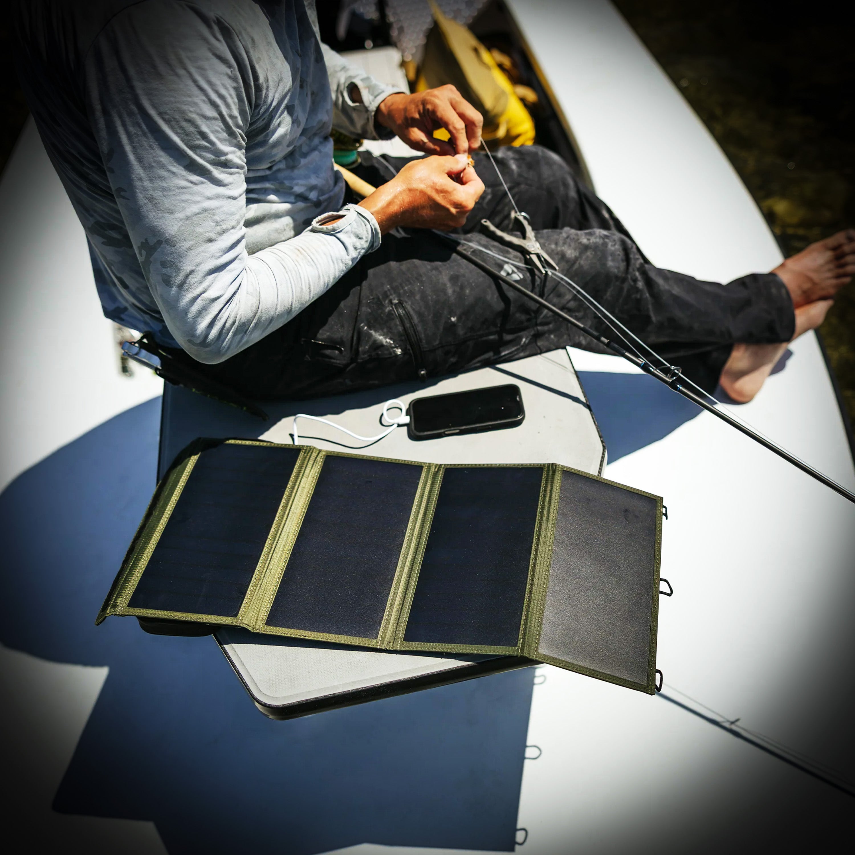NESTOUT - 4 Panel Solar Charger
